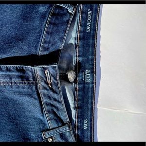 A.n.a woman’s plus size jean